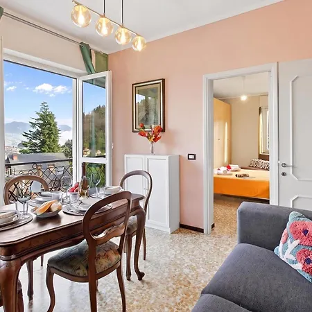 La Caravella: & Islands View Balcony - Happy Stresa