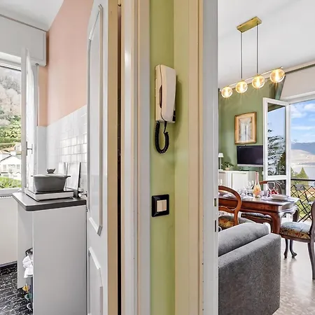 La Caravella: & Islands View Balcony - Happy Apartment Stresa